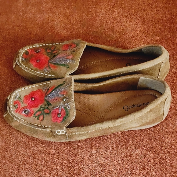 BareTraps Otella  Chestnut Floral Embroidered Suede Moccasin Size 9W - Picture 6 of 8